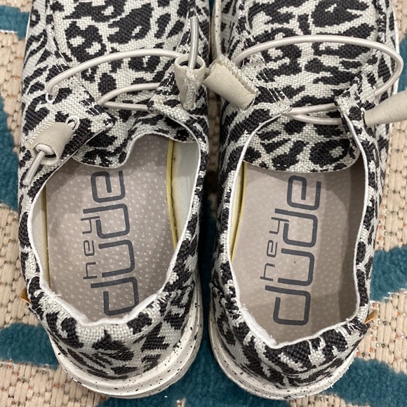 Hey Dude Wendy Woven Cheetah Grey Women’s Slip-On Shoes - Picture 7 of 9